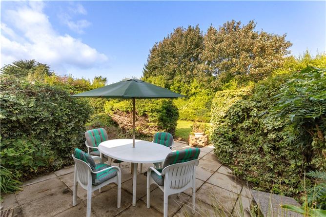 9 St Thomas Mead, Mount Merrion, Co. Dublin