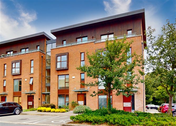 15 Castlegate Dene, Adamstown Castle, Lucan, Co. Dublin