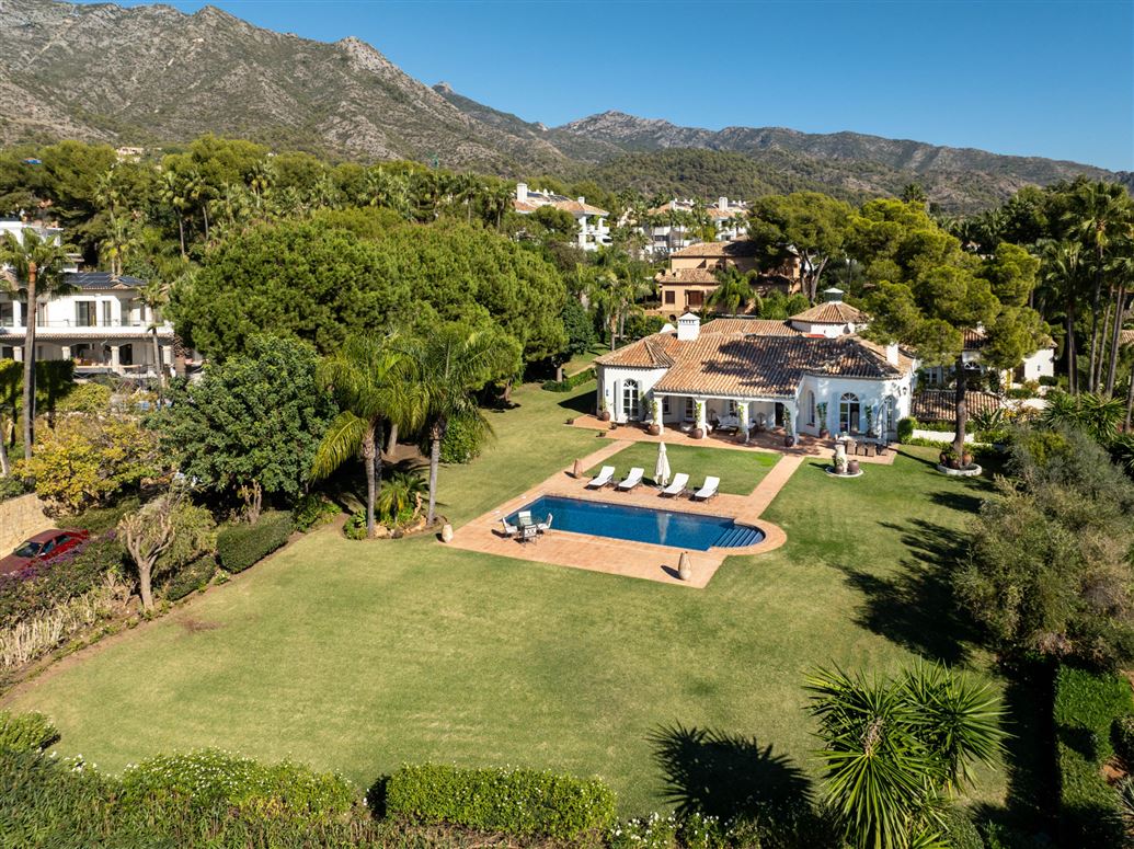 {name:Malaga, codeiso:MA}, Marbella, Marbella Golden Mile, Altos Reales, Spain - COSTA-01195P