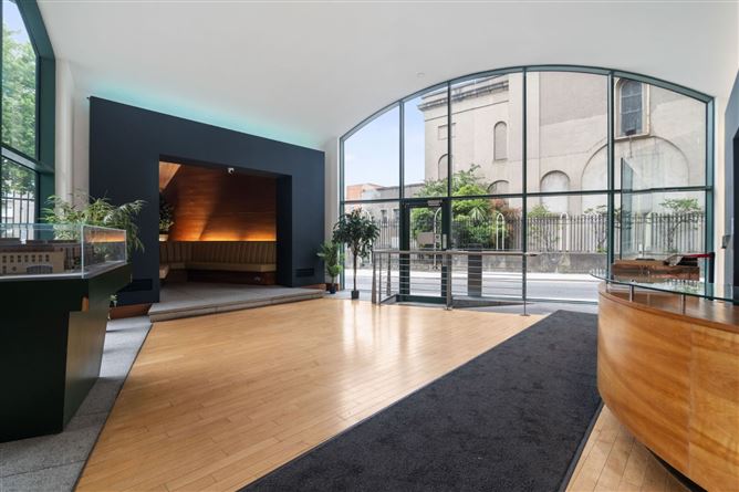 80 Adelaide Square, Whitefriar Street, Dublin 8