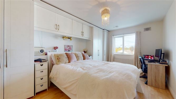 44 Castle Lawns, Kilgobbin Woods, Sandyford, Dublin 18