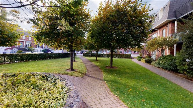 44 Castle Lawns, Kilgobbin Woods, Sandyford, Dublin 18