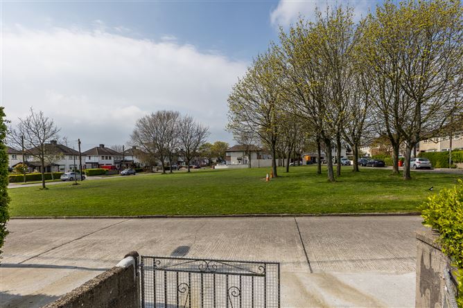 17 Shanowen Grove, Santry, Dublin 9
