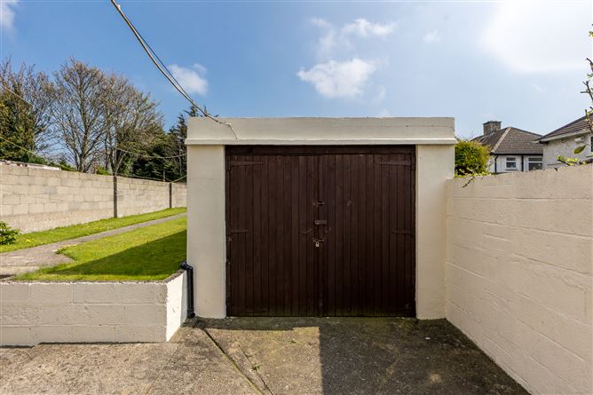 17 Shanowen Grove, Santry, Dublin 9