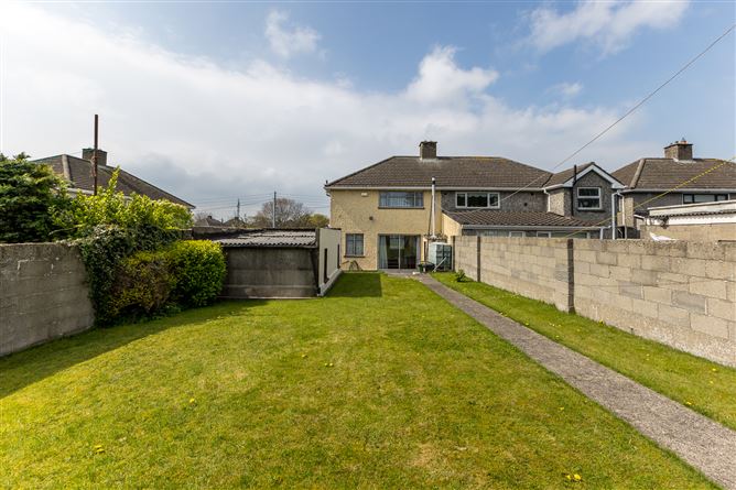 17 Shanowen Grove, Santry, Dublin 9