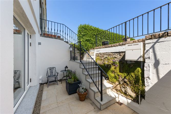 89 Strand Road, Sandymount, Dublin 4