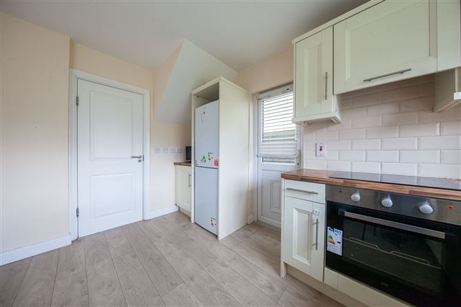 Photo 10 of 27 — 21 Inis Fáil, Old Bawn, Tallaght, Dublin