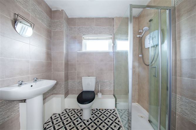 Photo 13 of 27 — 21 Inis Fáil, Old Bawn, Tallaght, Dublin