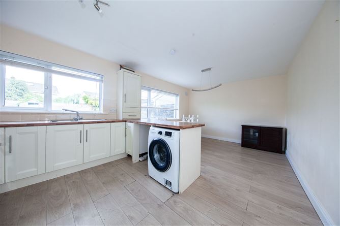 Photo 7 of 27 — 21 Inis Fáil, Old Bawn, Tallaght, Dublin