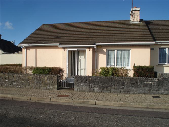 4 Courthouse Lawn, Listowel, Kerry