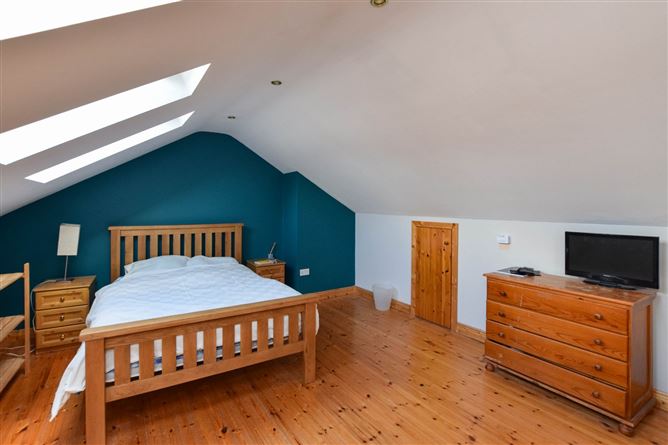 2 Orby View, The Gallops, Leopardstown, Dublin 18