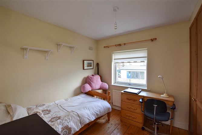 2 Orby View, The Gallops, Leopardstown, Dublin 18
