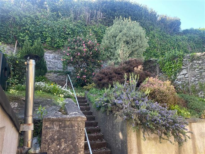 12 Victoria Terrace, Glenbrook, Passage West, Cork