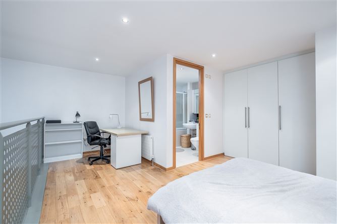 57 Kirk Patrick House, Spencer Dock, IFSC, Dublin 1