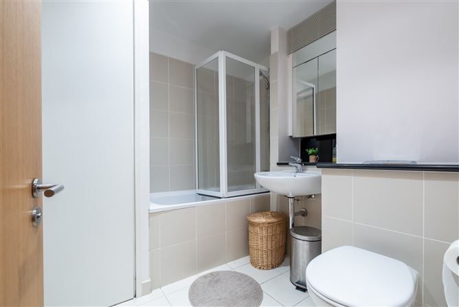 57 Kirk Patrick House, Spencer Dock, IFSC, Dublin 1
