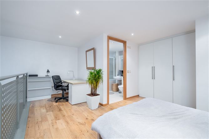 57 Kirk Patrick House, Spencer Dock, IFSC, Dublin 1
