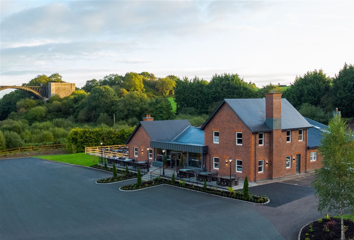 THE VIADUCT RESTAURANT & BAR, BANDON ROAD, CHETWYND, CORK.