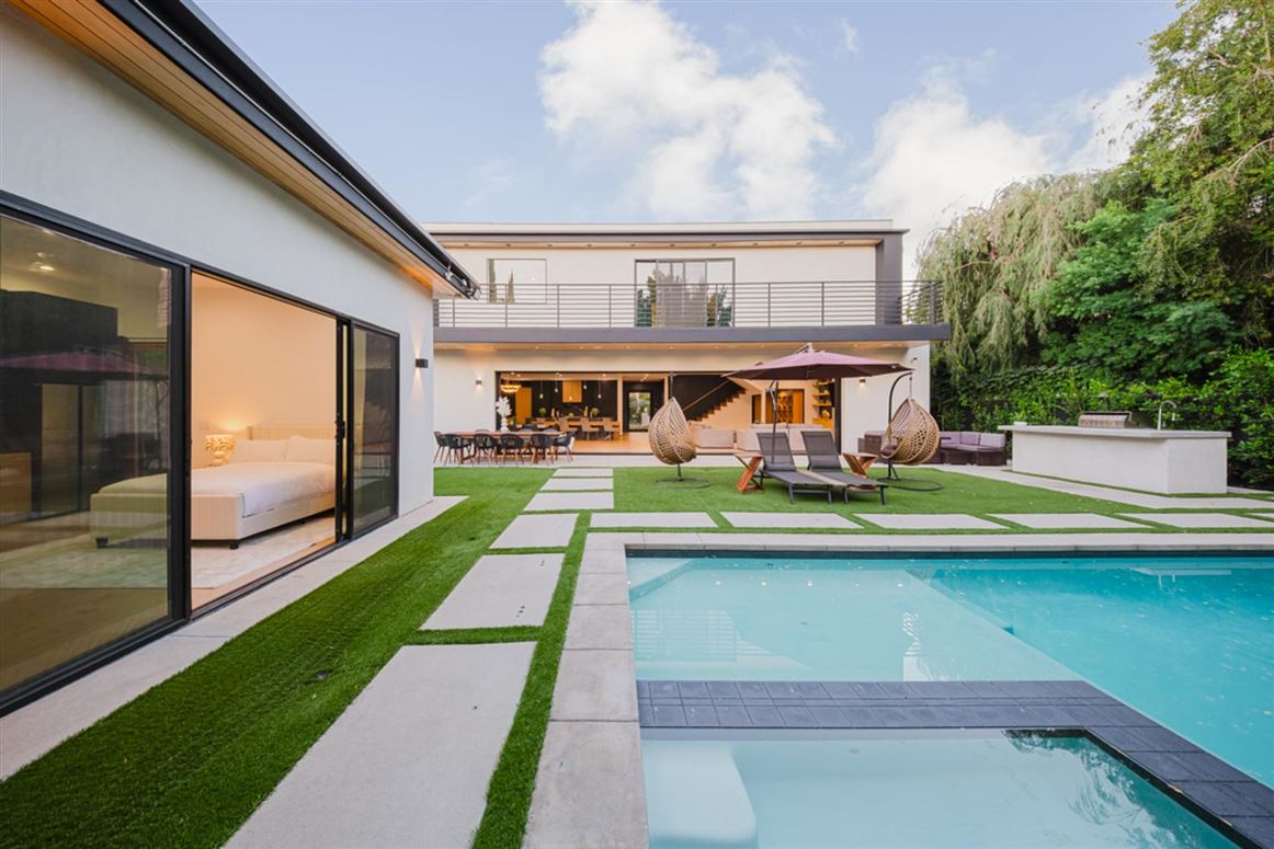 Sunshine's Oasis,Los Angeles,California,USA