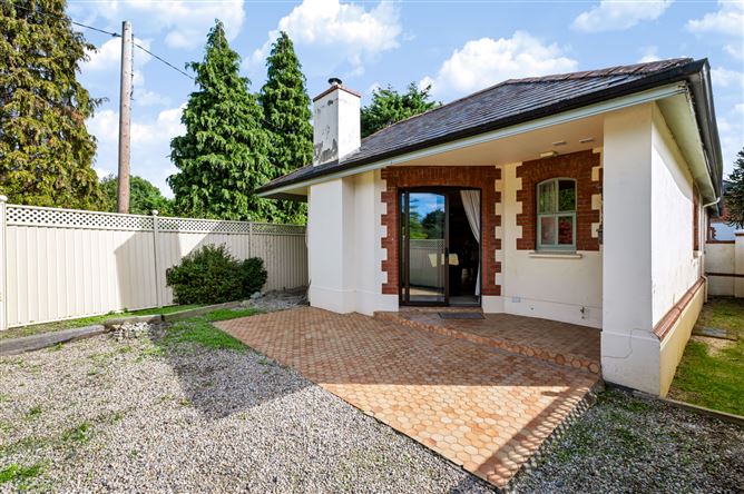 Laeken, 100 Lower Churchtown Road, Churchtown, Dublin 14
