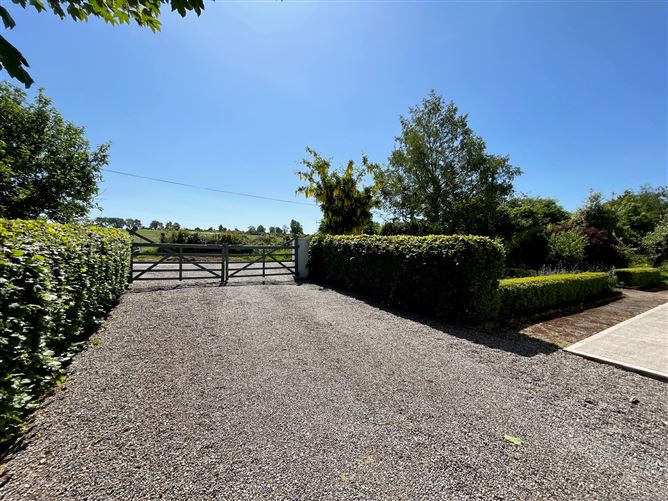 "Millbrook Lodge", Grangecon, Dunlavin, Wicklow