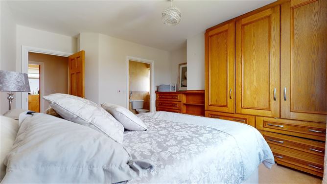 25A Gladesville, Castlebar, Co. Mayo