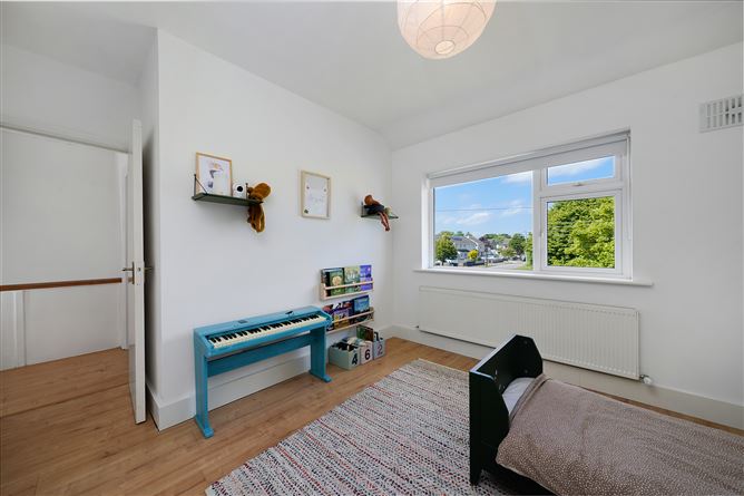 https://photos-a.propertyimages.ie/media/6/9/5/4931596/990ee8dd-6fc2-405f-beb8-19717263b0fe_l.jpg