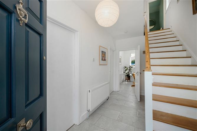 https://photos-a.propertyimages.ie/media/6/9/5/4931596/990ee8dd-6fc2-405f-beb8-19717263b0fe_l.jpg
