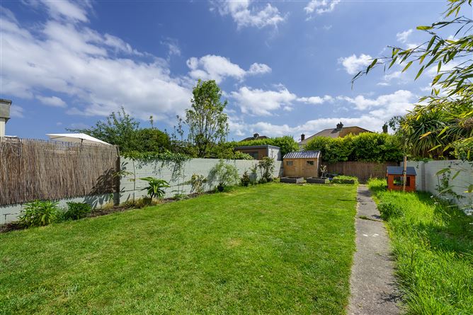 https://photos-a.propertyimages.ie/media/6/9/5/4931596/990ee8dd-6fc2-405f-beb8-19717263b0fe_l.jpg