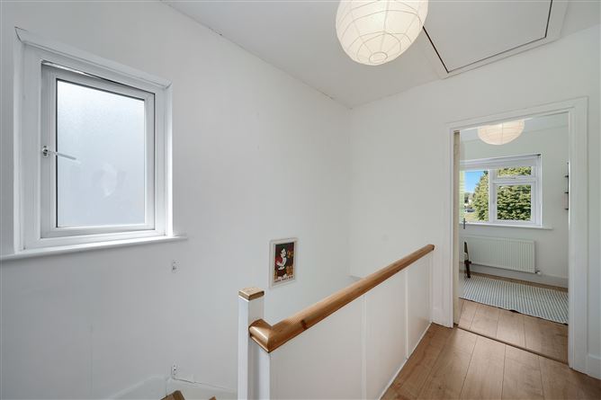 https://photos-a.propertyimages.ie/media/6/9/5/4931596/990ee8dd-6fc2-405f-beb8-19717263b0fe_l.jpg