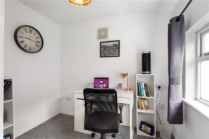8 Riverside Park, Clonshaugh, Dublin 17