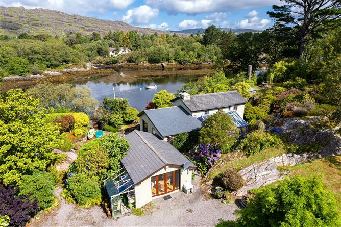 The Enchanted Cottage, Derryconnery, Glengarriff, Co. Cork