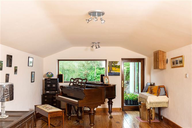 The Enchanted Cottage, Derryconnery, Glengarriff, Co. Cork