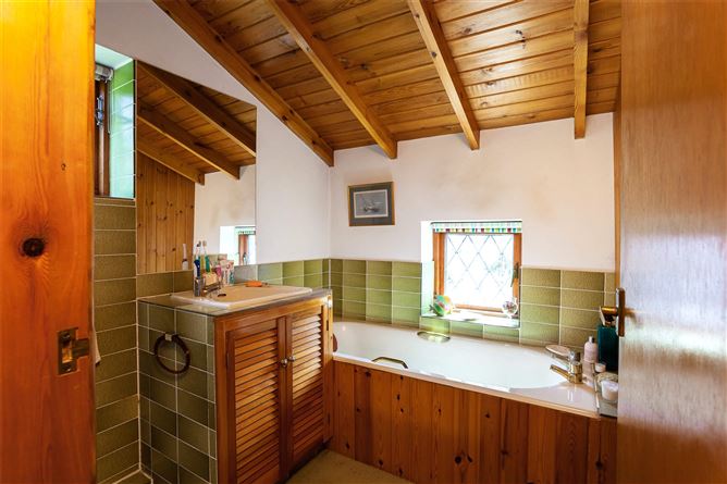 The Enchanted Cottage, Derryconnery, Glengarriff, Co. Cork