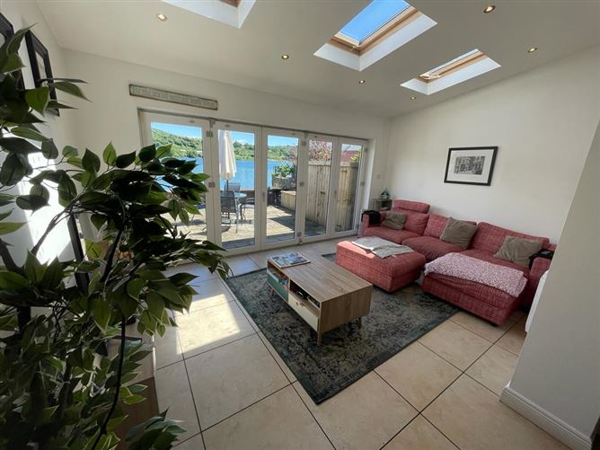 3 Charlotte Terrace, Glenbrook, Cork Barry Auctioneers & Valuers