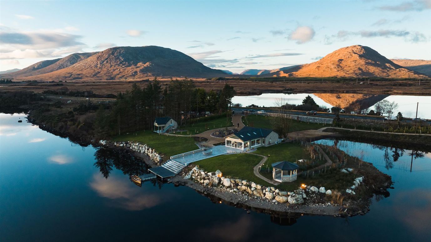 Stunning Lake Cottage,Vacation Rental in Galway, Ireland