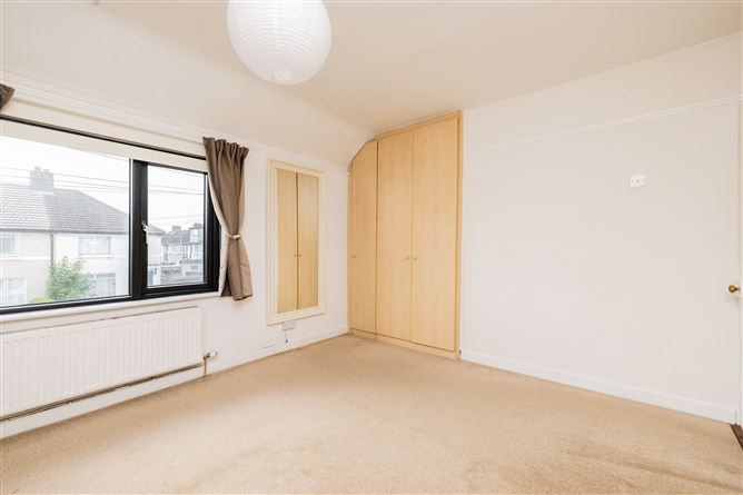 https://photos-a.propertyimages.ie/media/6/9/6/5003696/35dae8d3-c7c2-45ba-ba7b-23d7154cd861_l.jpg