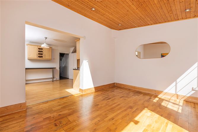 https://photos-a.propertyimages.ie/media/6/9/6/5003696/35dae8d3-c7c2-45ba-ba7b-23d7154cd861_l.jpg
