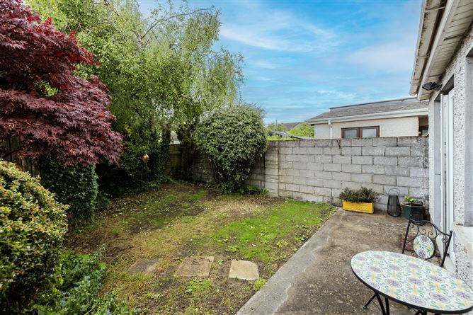 https://photos-a.propertyimages.ie/media/6/9/6/5003696/35dae8d3-c7c2-45ba-ba7b-23d7154cd861_l.jpg