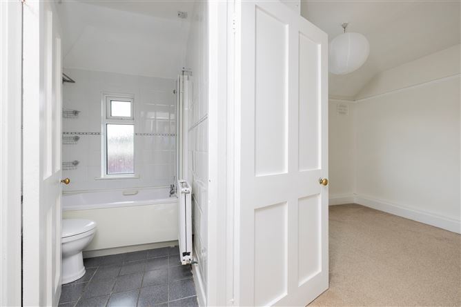 https://photos-a.propertyimages.ie/media/6/9/6/5003696/35dae8d3-c7c2-45ba-ba7b-23d7154cd861_l.jpg