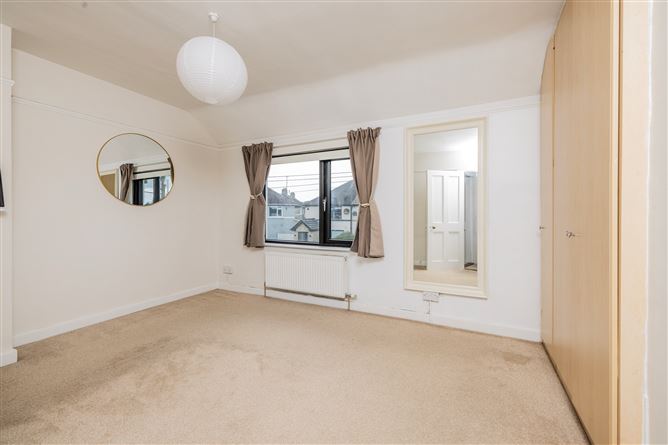 https://photos-a.propertyimages.ie/media/6/9/6/5003696/35dae8d3-c7c2-45ba-ba7b-23d7154cd861_l.jpg