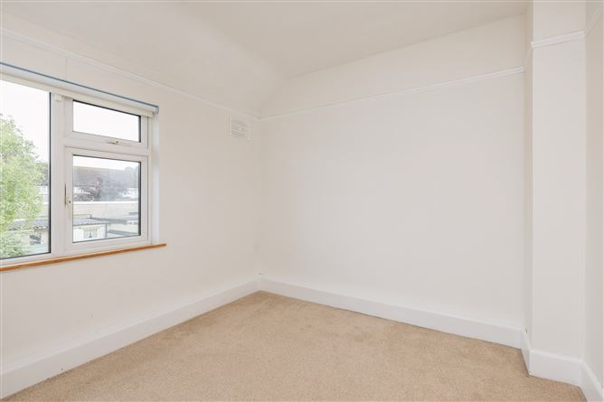 https://photos-a.propertyimages.ie/media/6/9/6/5003696/35dae8d3-c7c2-45ba-ba7b-23d7154cd861_l.jpg
