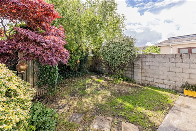https://photos-a.propertyimages.ie/media/6/9/6/5003696/35dae8d3-c7c2-45ba-ba7b-23d7154cd861_l.jpg