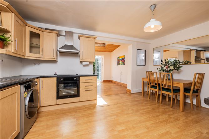 https://photos-a.propertyimages.ie/media/6/9/6/5003696/35dae8d3-c7c2-45ba-ba7b-23d7154cd861_l.jpg