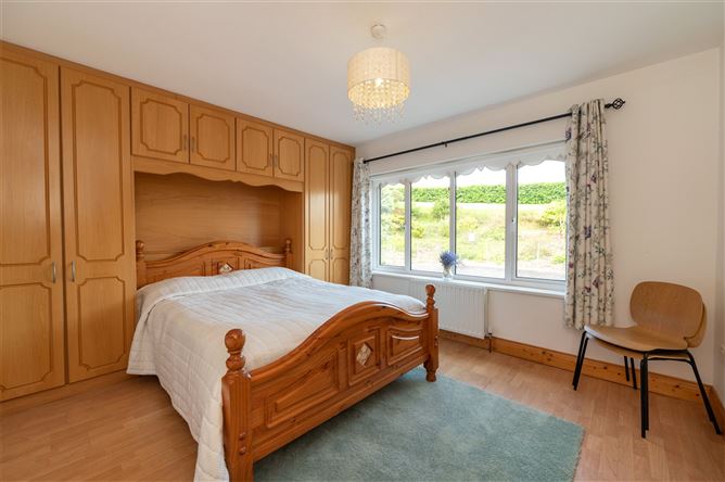 Rustic Lodge, 12 Edgewood, Glenville, Cork