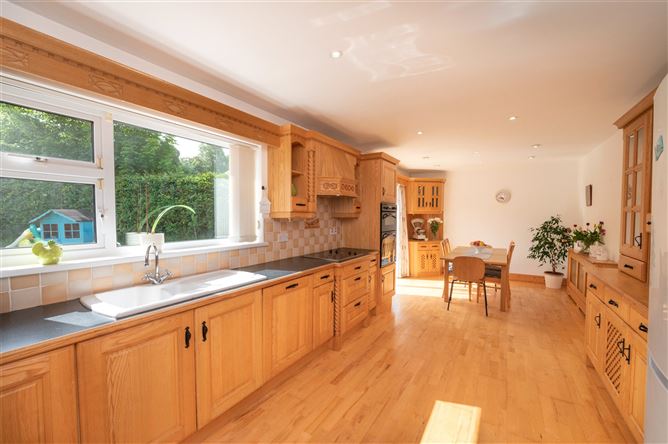Rustic Lodge, 12 Edgewood, Glenville, Cork