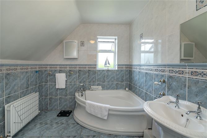 Rustic Lodge, 12 Edgewood, Glenville, Cork