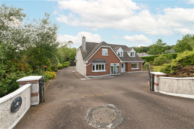 Rustic Lodge, 12 Edgewood, Glenville, Cork