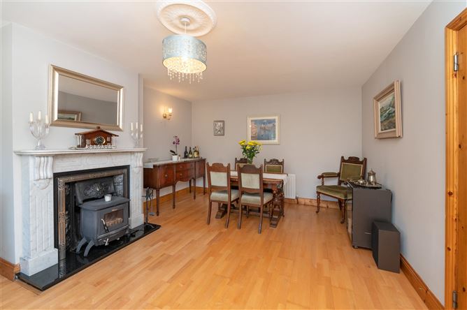 Rustic Lodge, 12 Edgewood, Glenville, Cork