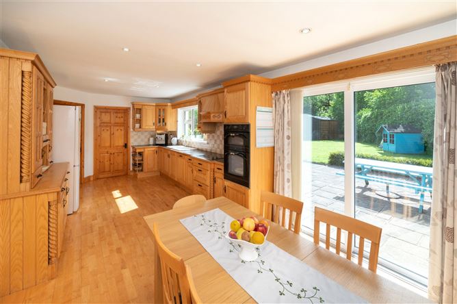 Rustic Lodge, 12 Edgewood, Glenville, Cork