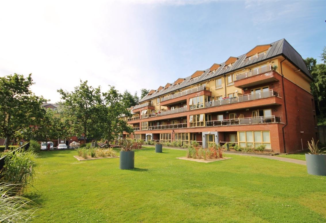 80 Knockmaree, Chapelizod, Dublin 20 DNG Lucan 4612796 MyHome.ie